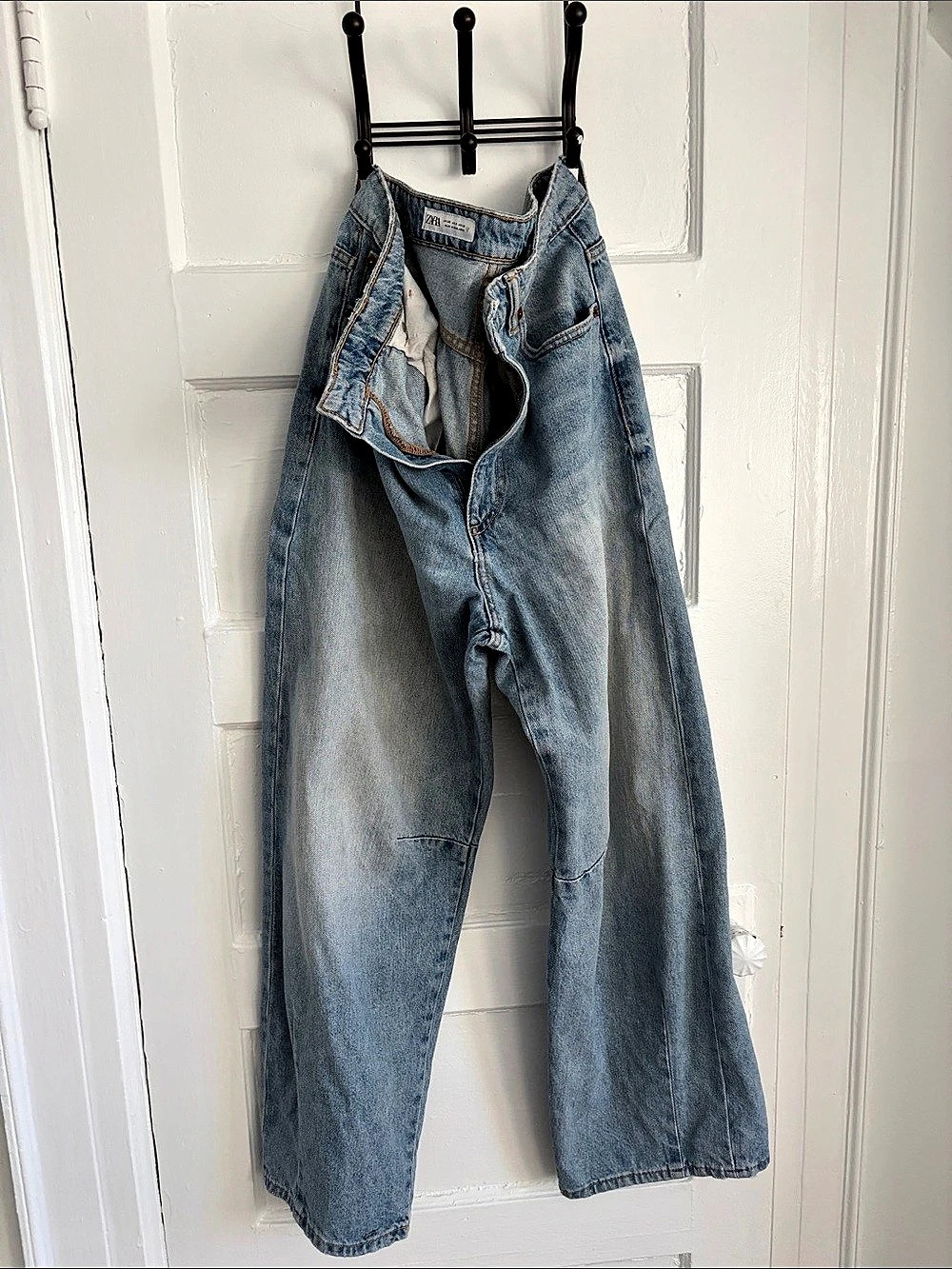 Zara barrel Leg Jeans in Blue Size Medium